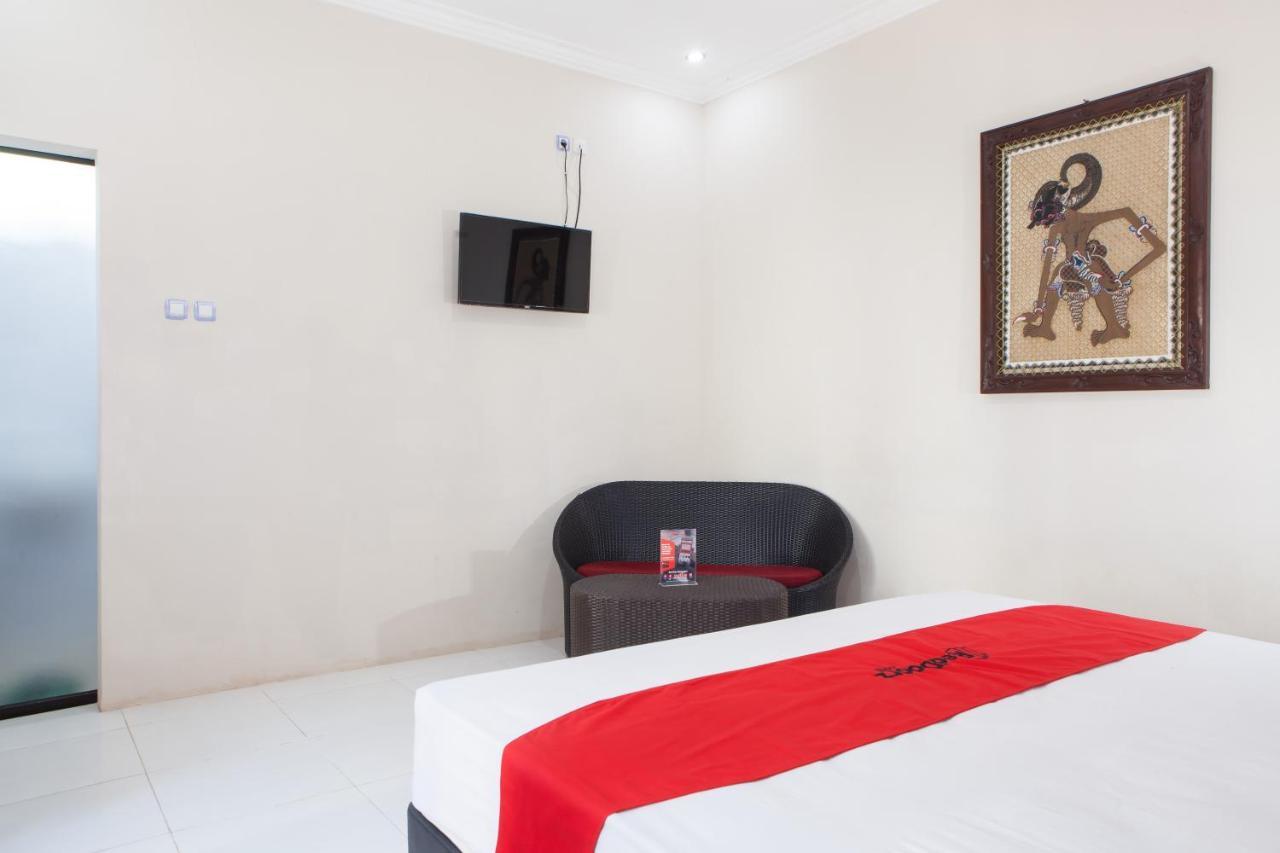 Reddoorz Plus Near Mall Roxy Banyuwangi Banyuwangi  Dış mekan fotoğraf