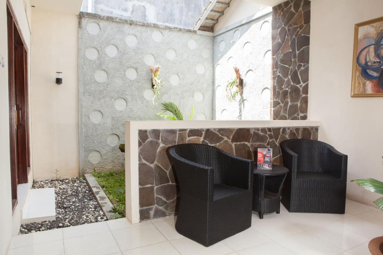 Reddoorz Plus Near Mall Roxy Banyuwangi Banyuwangi  Dış mekan fotoğraf