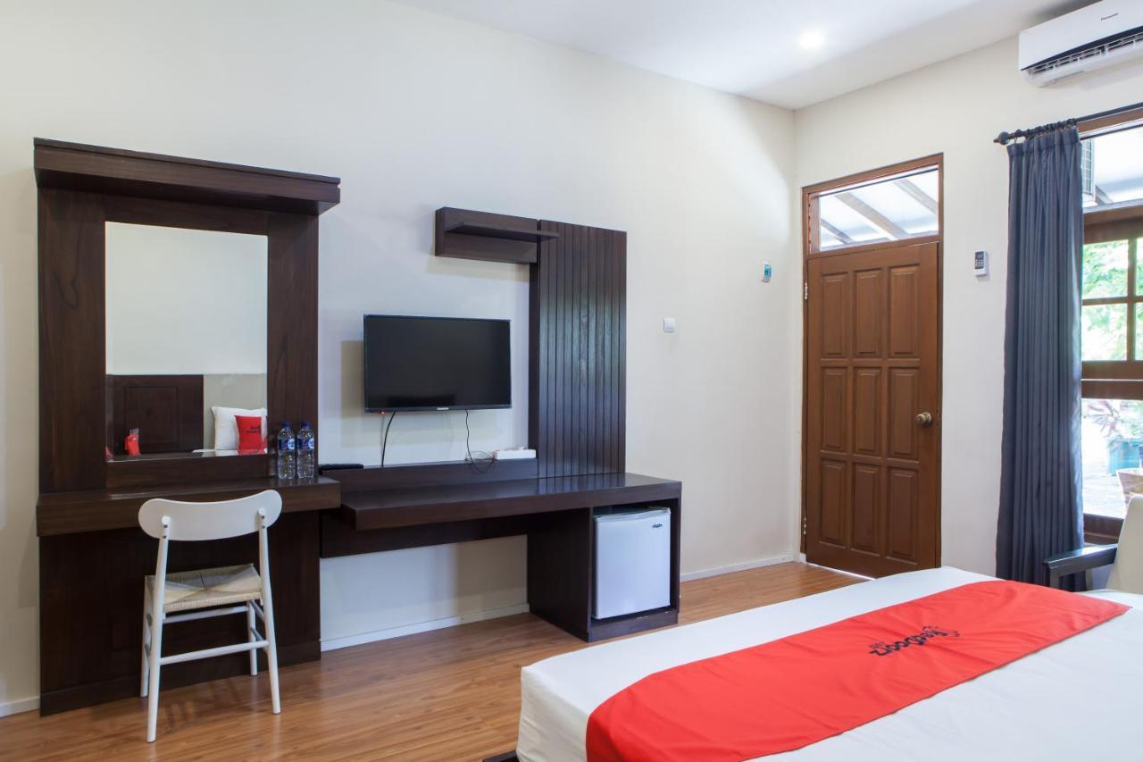 Reddoorz Plus Near Mall Roxy Banyuwangi Banyuwangi  Dış mekan fotoğraf