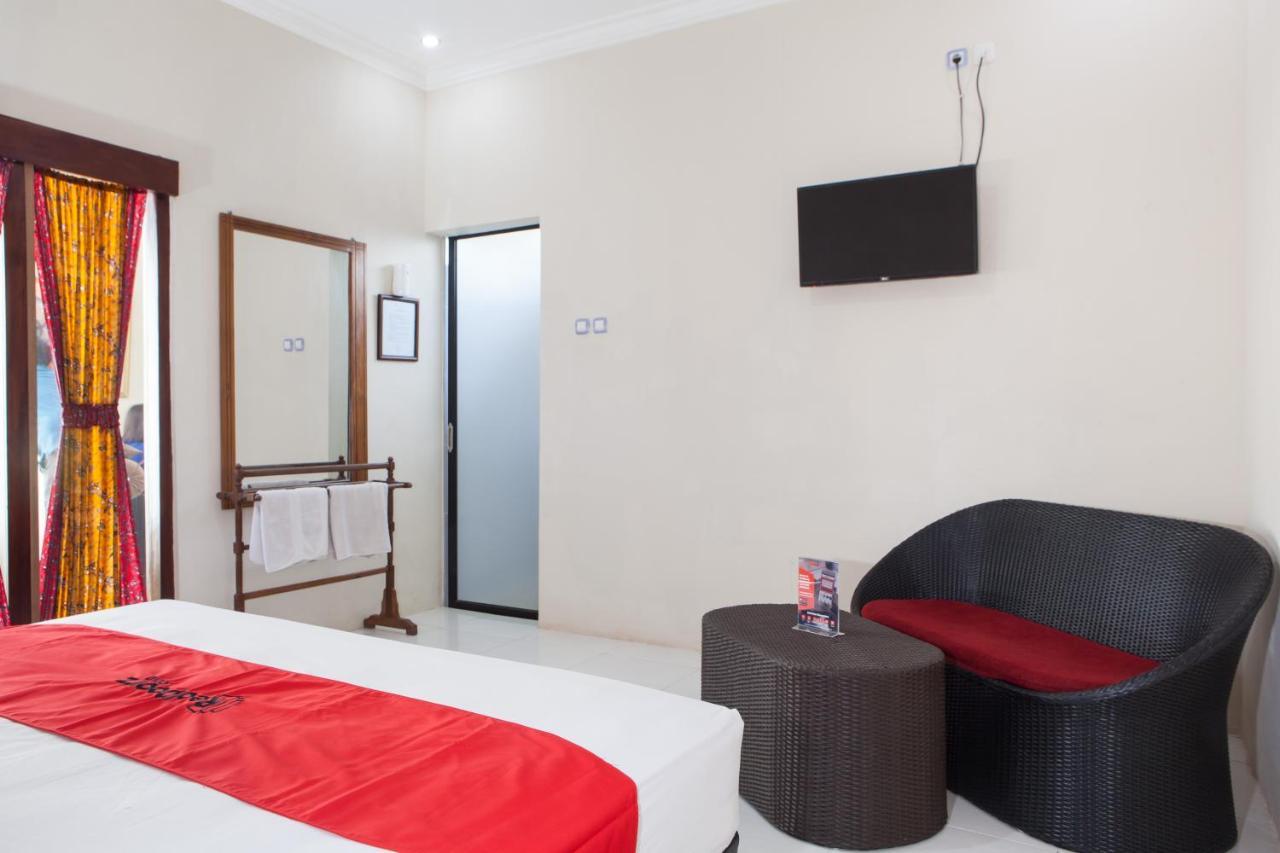 Reddoorz Plus Near Mall Roxy Banyuwangi Banyuwangi  Dış mekan fotoğraf