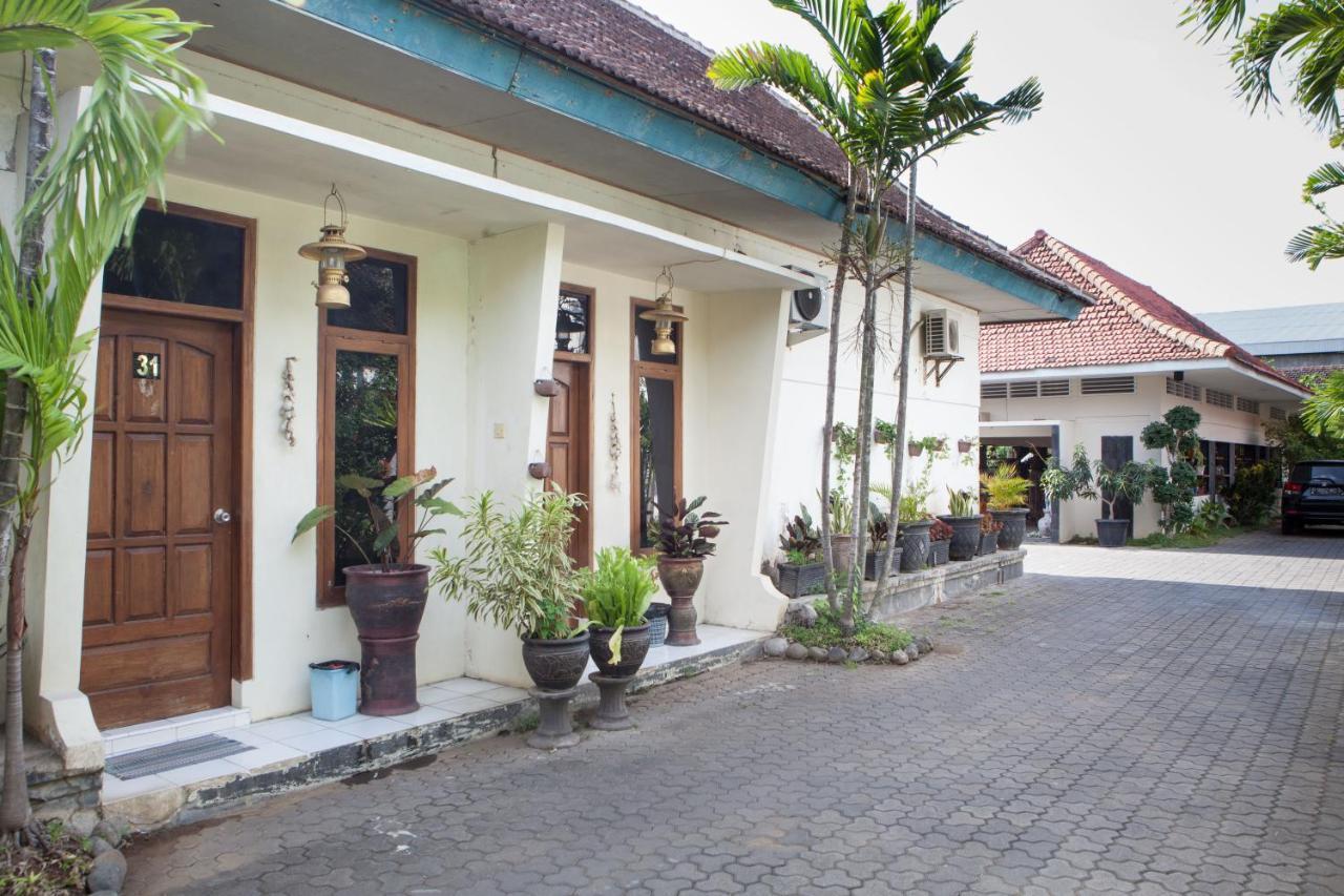 Reddoorz Plus Near Mall Roxy Banyuwangi Banyuwangi  Dış mekan fotoğraf