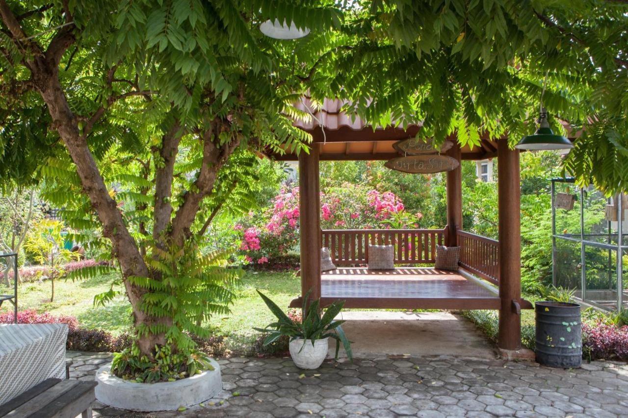 Reddoorz Plus Near Mall Roxy Banyuwangi Banyuwangi  Dış mekan fotoğraf