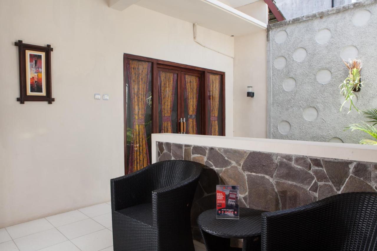 Reddoorz Plus Near Mall Roxy Banyuwangi Banyuwangi  Dış mekan fotoğraf