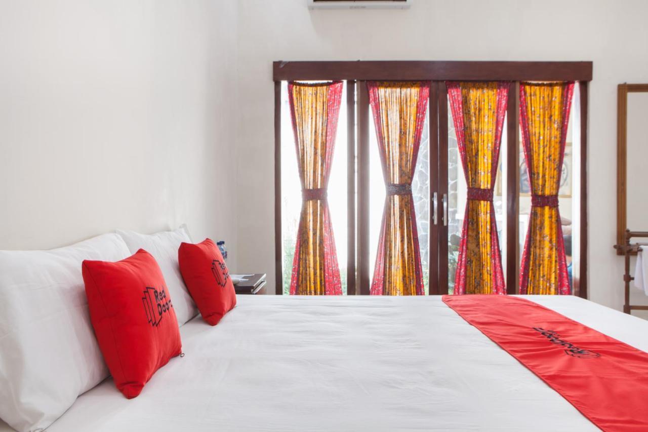 Reddoorz Plus Near Mall Roxy Banyuwangi Banyuwangi  Dış mekan fotoğraf