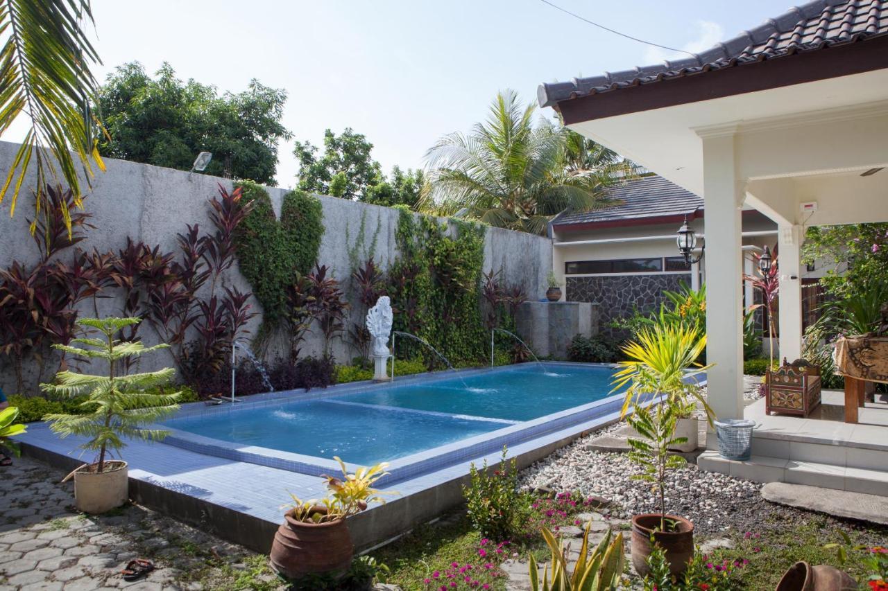 Reddoorz Plus Near Mall Roxy Banyuwangi Banyuwangi  Dış mekan fotoğraf